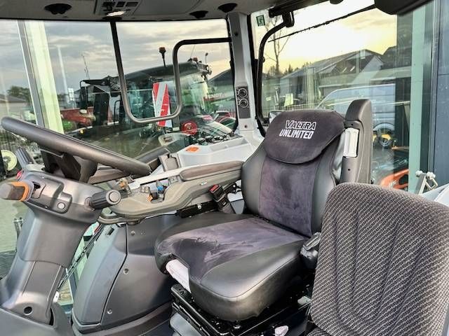 Valtra Q225 Alle opties! ook twintrac!