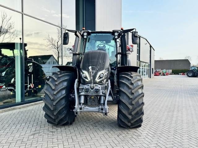 Valtra Q225 Alle opties! ook twintrac!