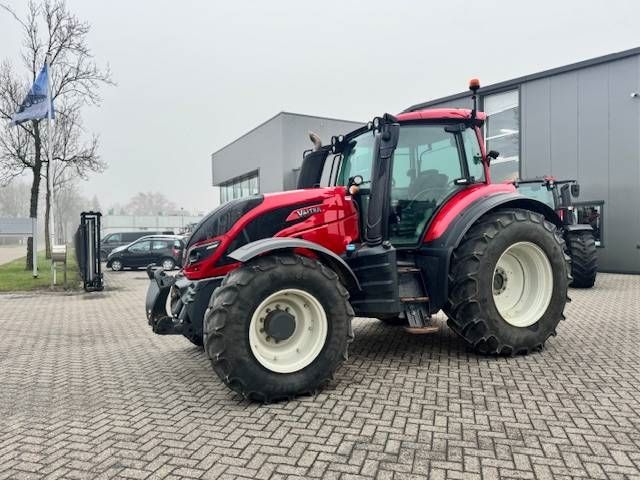Valtra T144 Hitech