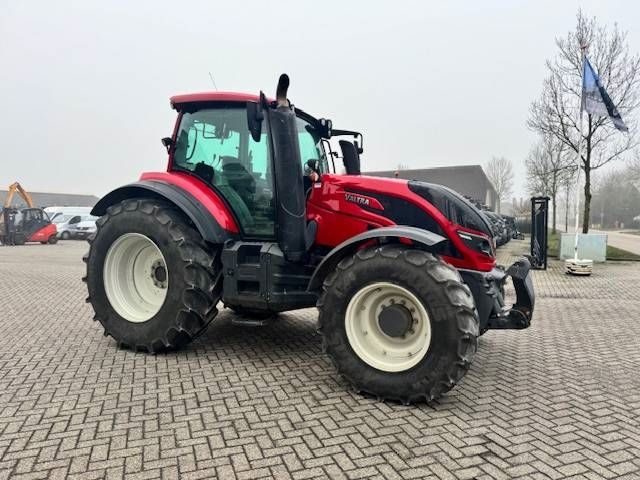 Valtra T144 Hitech
