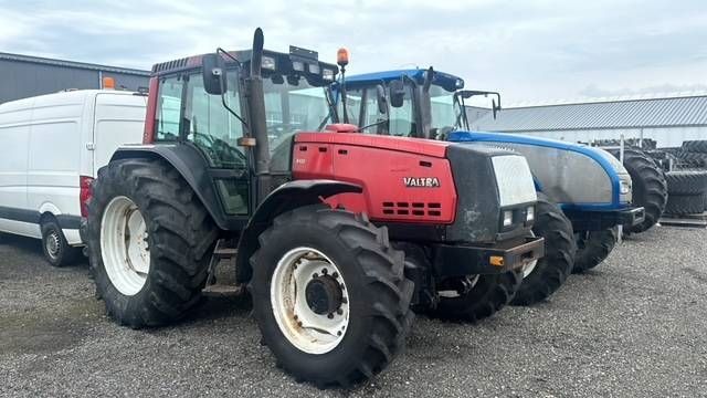 Valtra Valmet 8450, Voorasvering!