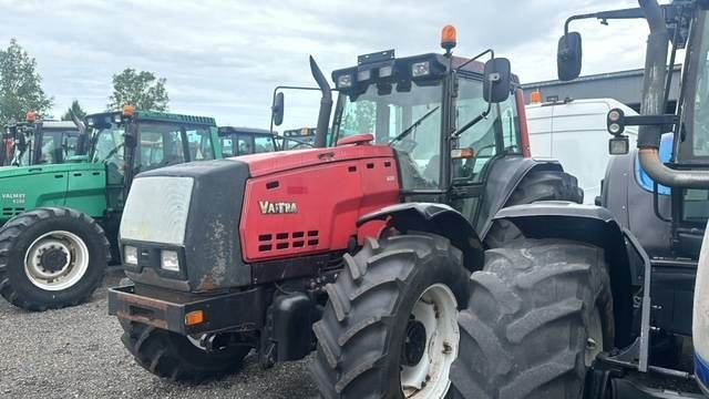 Valtra Valmet 8450, Voorasvering!