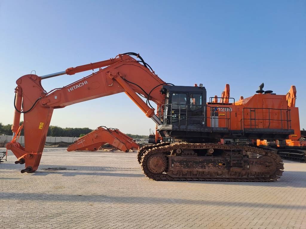 Hitachi EX1200-6 ME (New Boom + Stick) (Jebel Ali, UAE)