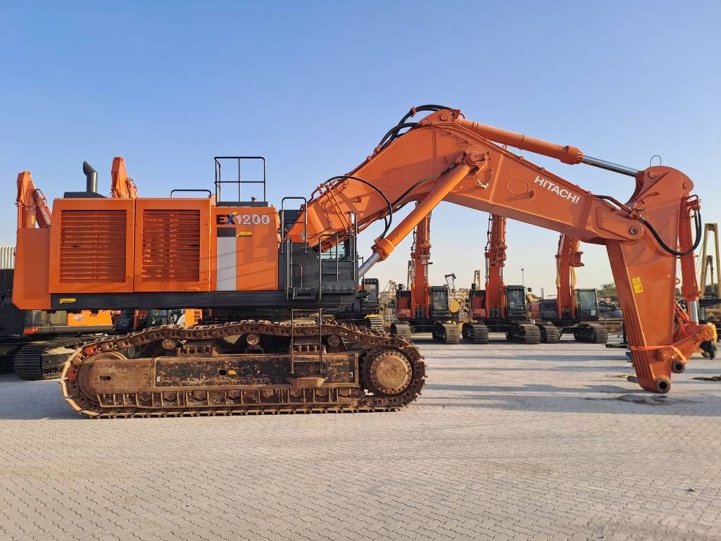 Hitachi EX1200-6 ME (New Boom + Stick) (Jebel Ali, UAE)