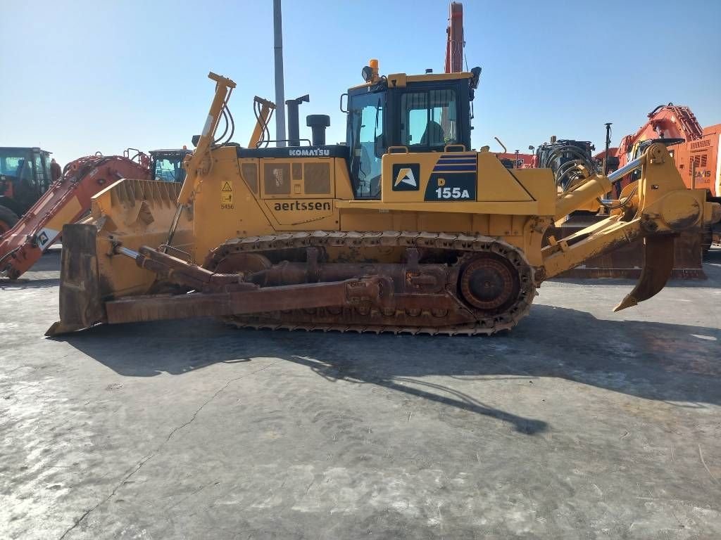 Komatsu D155-6R (4 pieces available in Abu Dhabi)