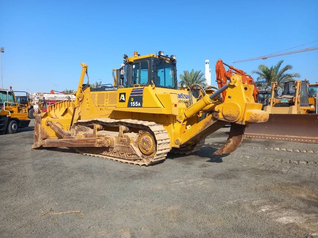Komatsu D155A-6R (4pieces available in Abu Dhabi)