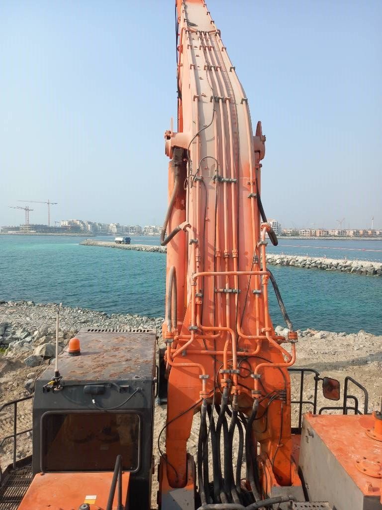 Hitachi EX1200-6 Longreach 28m (Abu Dhabi)