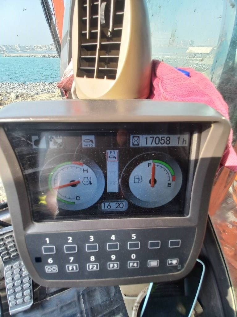 Hitachi EX1200-6 Longreach 28m (Abu Dhabi)