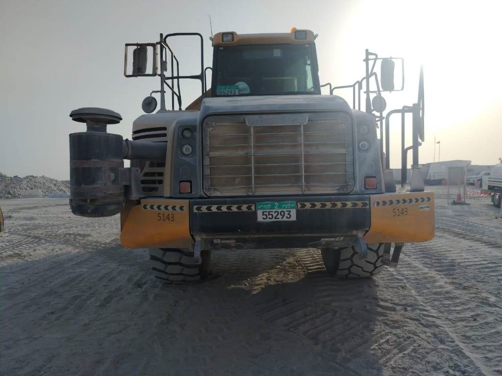 Komatsu HM400-3R (4 pieces available in Abu Dhabi)