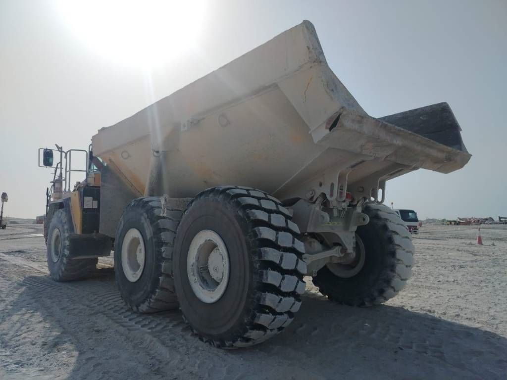 Komatsu HM400-3R (4 pieces available in Abu Dhabi)
