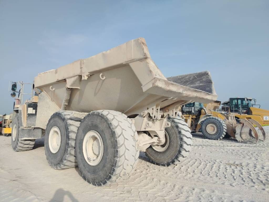 Komatsu HM400-3R (4 pieces available in Abu Dhabi)