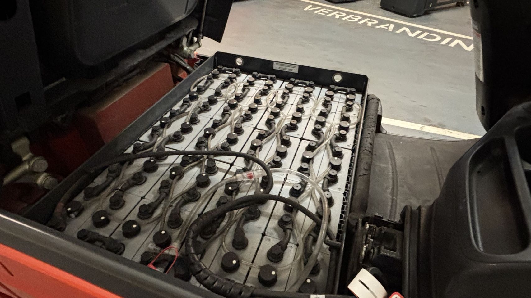 Linde E25-01