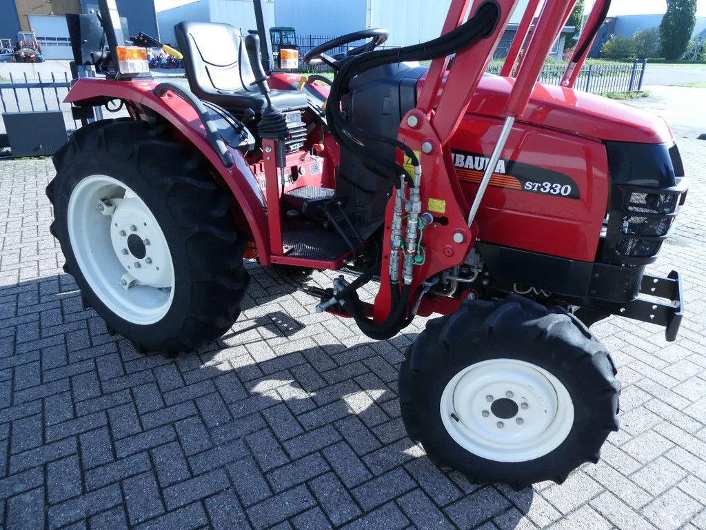 Shibaura ST330 4wd HST / 0914 Draaiuren / Voorlader
