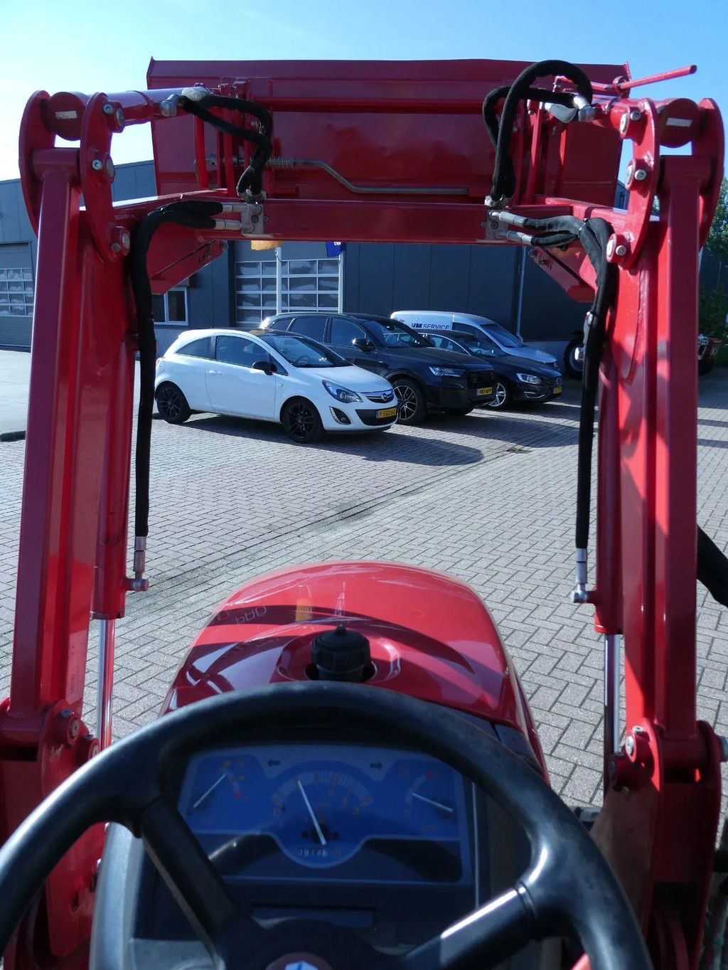 Shibaura ST330 4wd HST / 0914 Draaiuren / Voorlader
