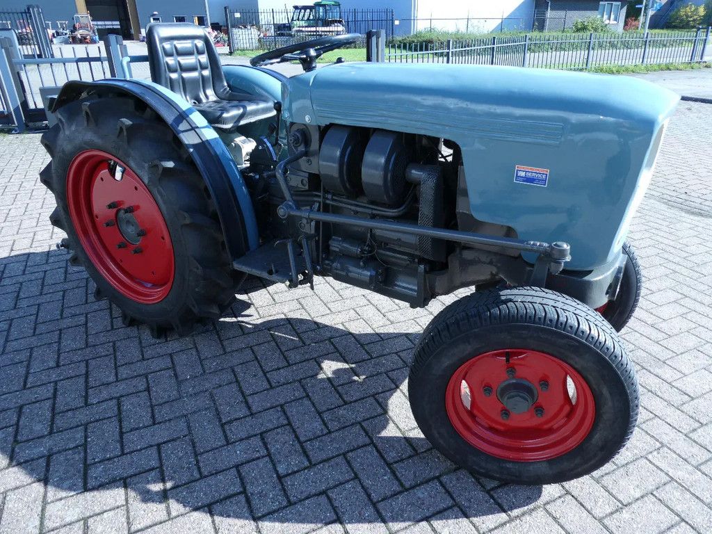 Eicher ES3705 2wd / 3666 Draaiuren / Smalspoortrekker
