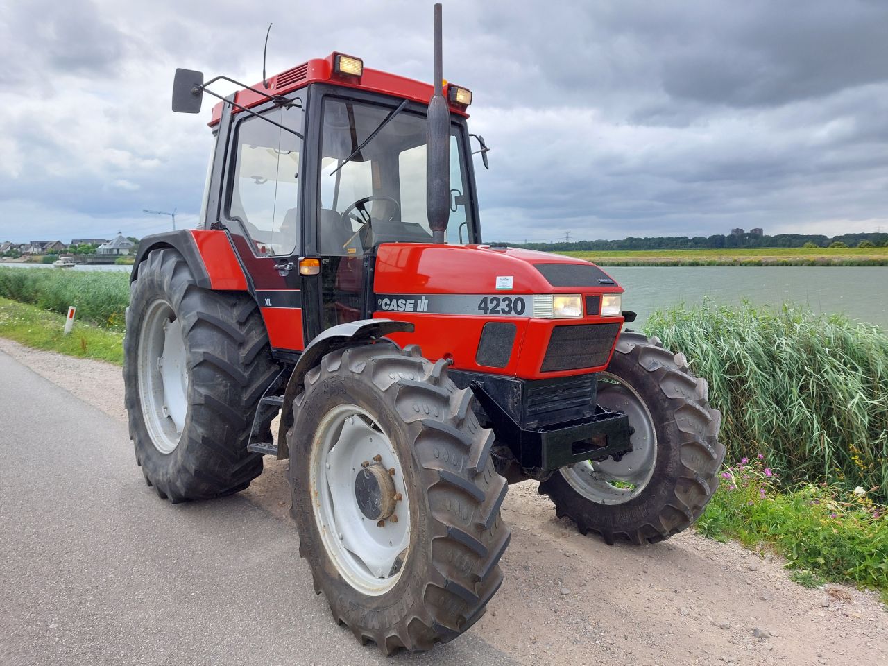 Case 4230 !! 5970 uur !! nette trekker 40 KM