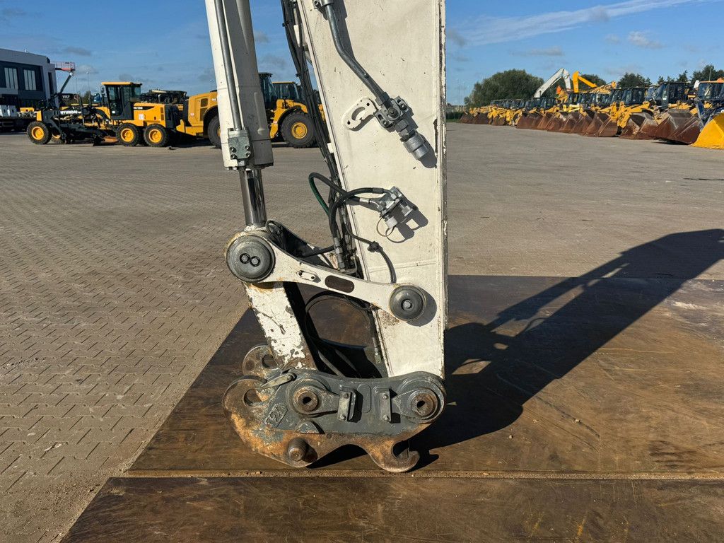 Liebherr R936 LC