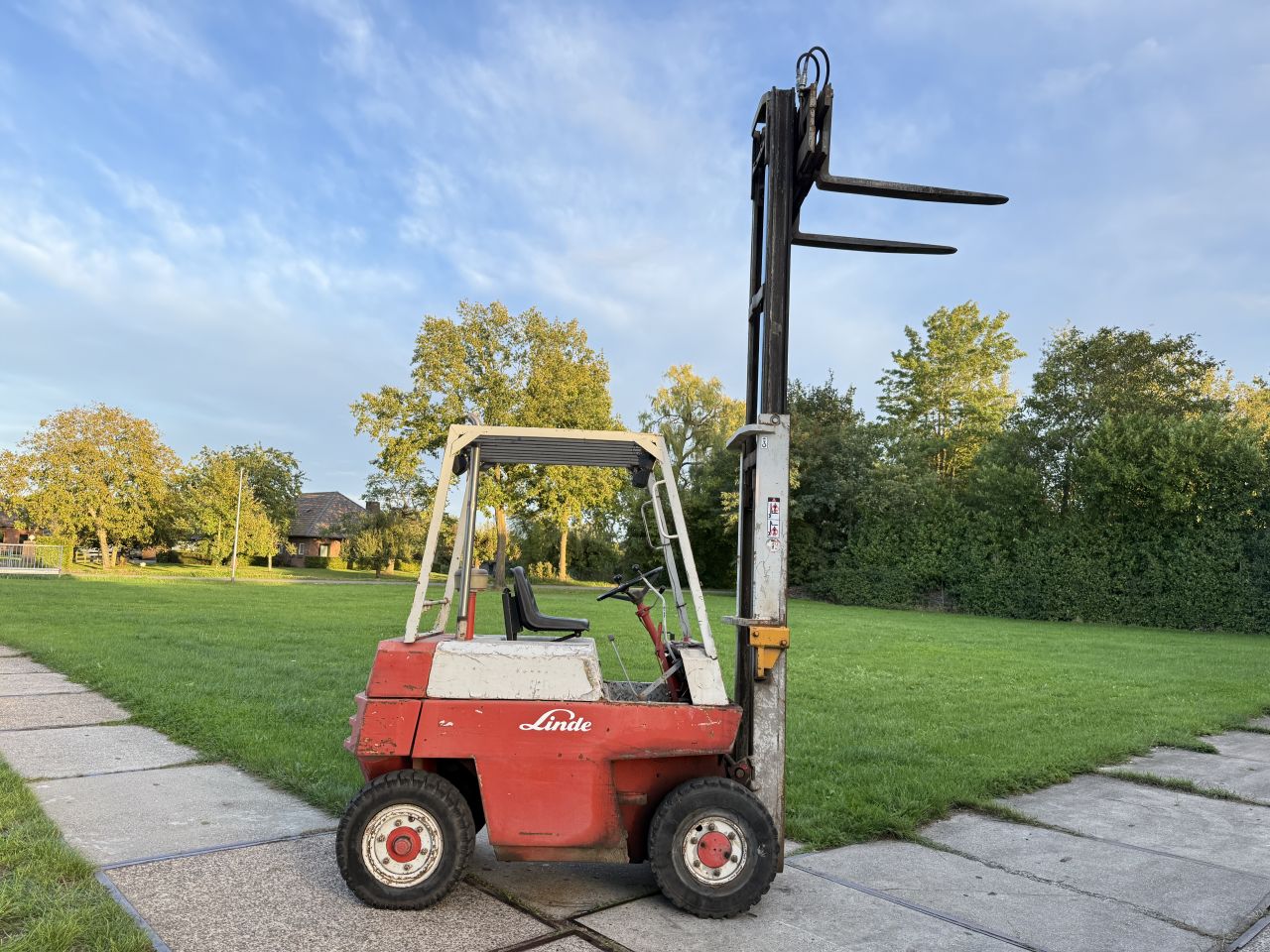 Oerdegelijke Linde 2 tonner diesel heftruck Sideshift
