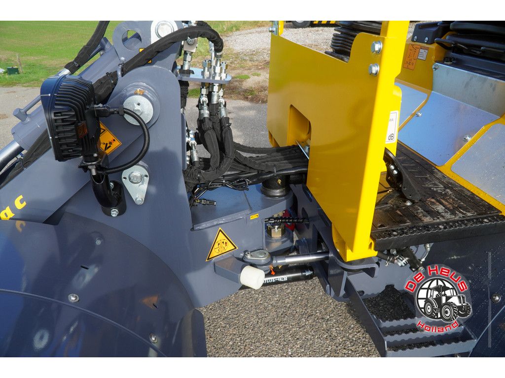 Eurotrac W12 MF stage V