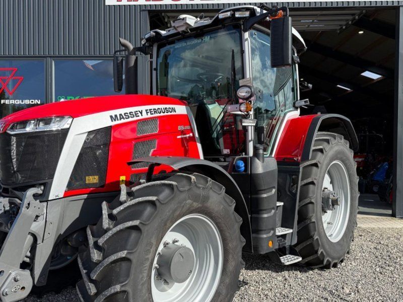 Massey Ferguson 8S.205 E-Power clusive