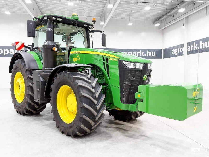 John Deere 8400R e23 Powershift 50 km/h, axle suspension, Active Seat, air