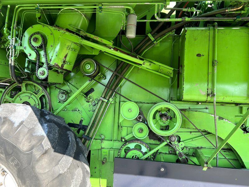 Deutz-Fahr M 36.10 mit 4,2 Meter Schneidwerk und Schneidwerkswagen