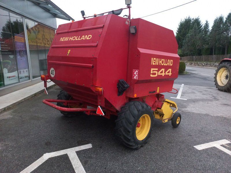 New Holland BR 544