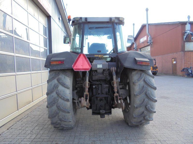 Massey Ferguson 8110