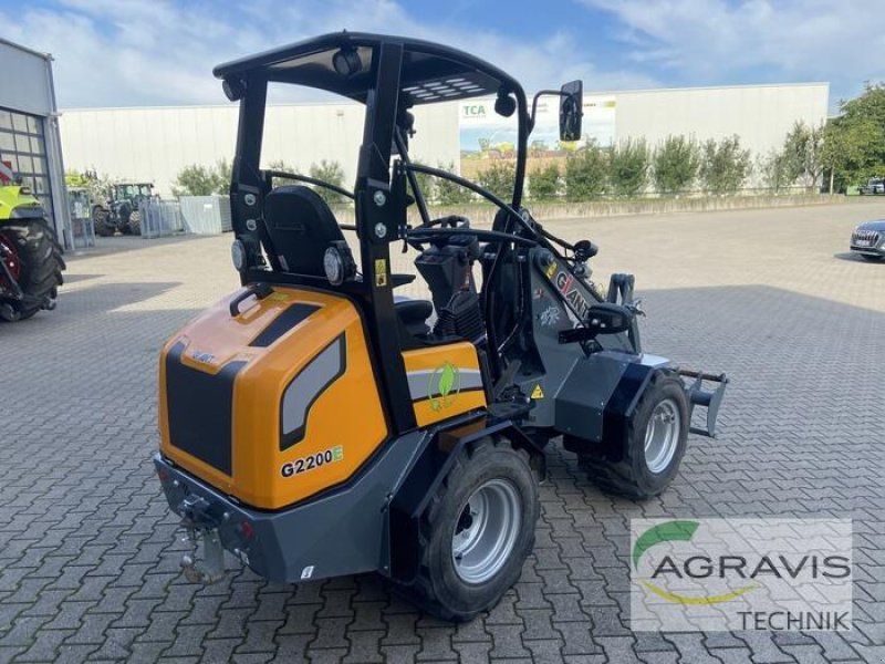 Giant G2200E