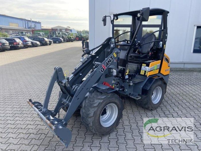 Giant G2200E