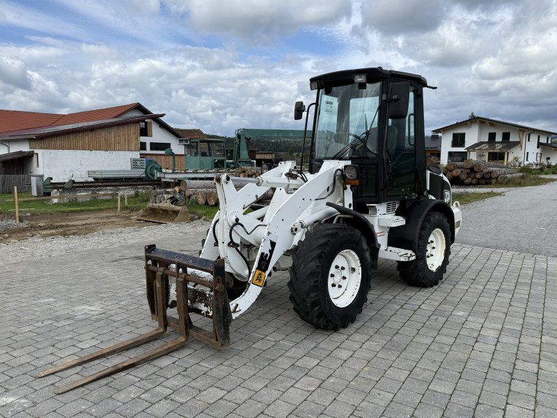 JCB 407