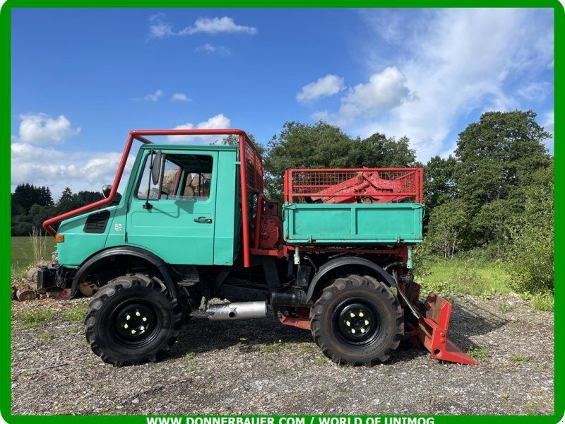 Mercedes-Benz Unimog U1000 Forst