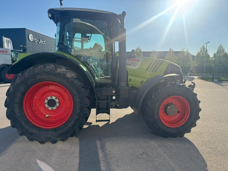 Claas Arion 650