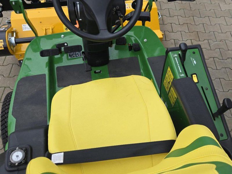 John Deere 1570