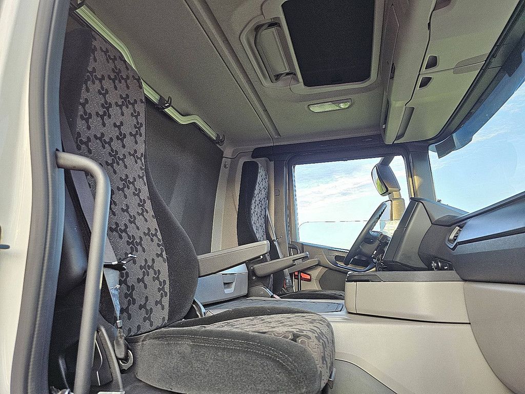 SCANIA P250 3t lift edscha