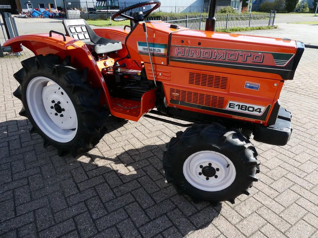 Hinomoto E1804 4wd / 1324 Draaiuren / Miditrekker