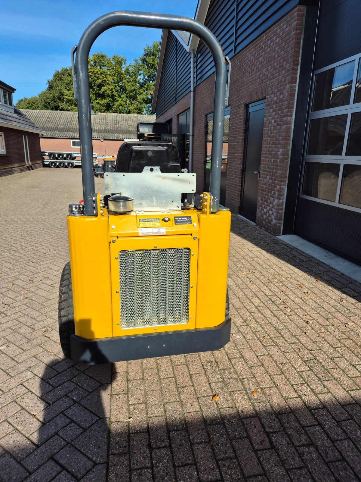 Jong gebruikte Knikmops 130 /bj 2022/ 650 uur