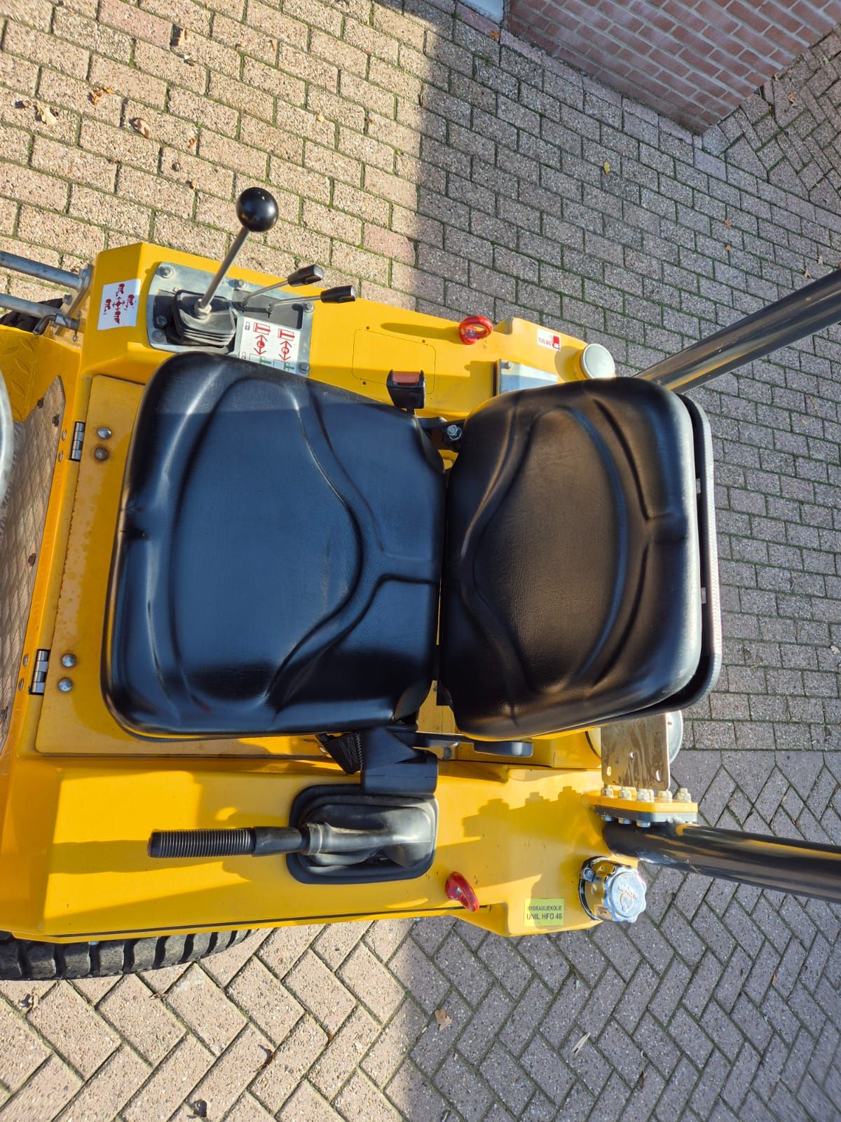 Jong gebruikte Knikmops 130 /bj 2022/ 650 uur