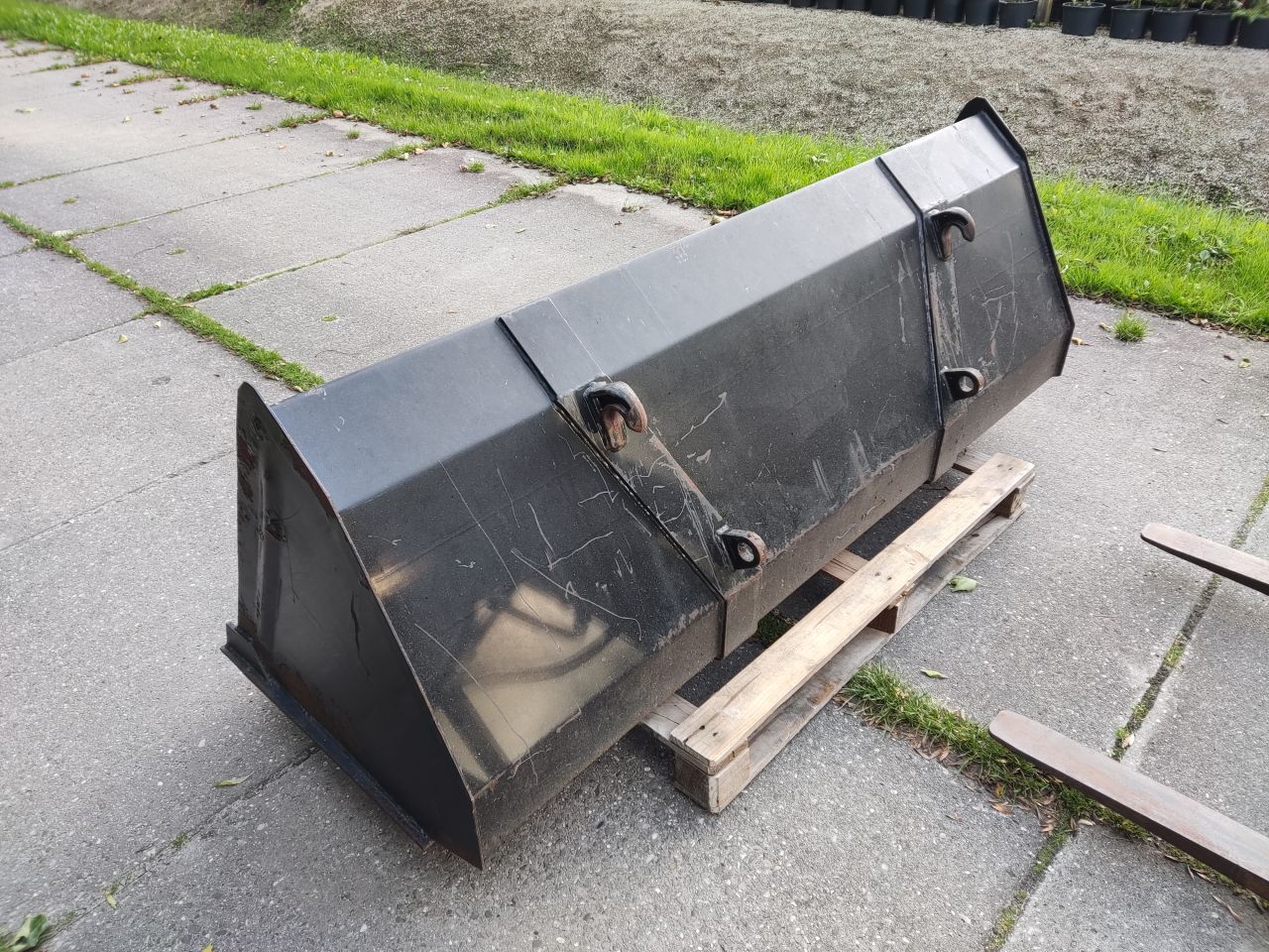 JOHN DEERE tractor (type 3200X, 65 pk, STOLL voorlader, etc)