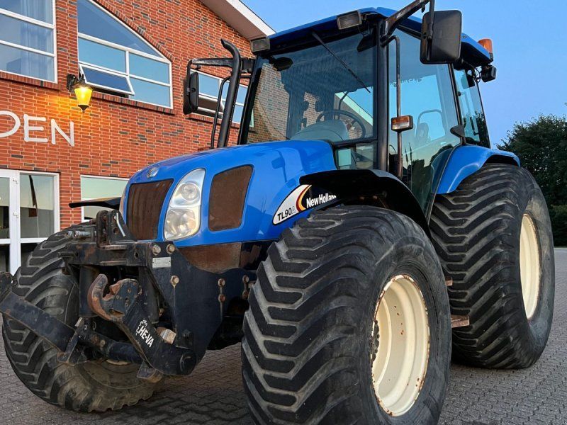 New Holland TL90A
