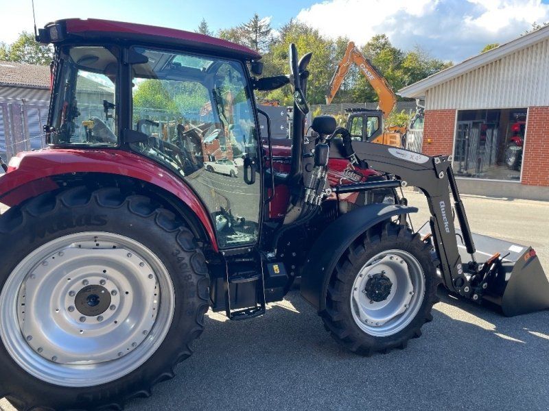 Case IH Farmall 100 C med Ålø Q4 frontlæsser