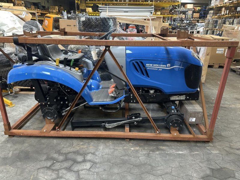 New Holland BOOMER 25