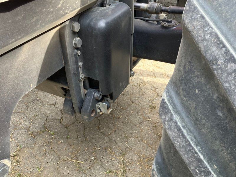 Valtra T182D