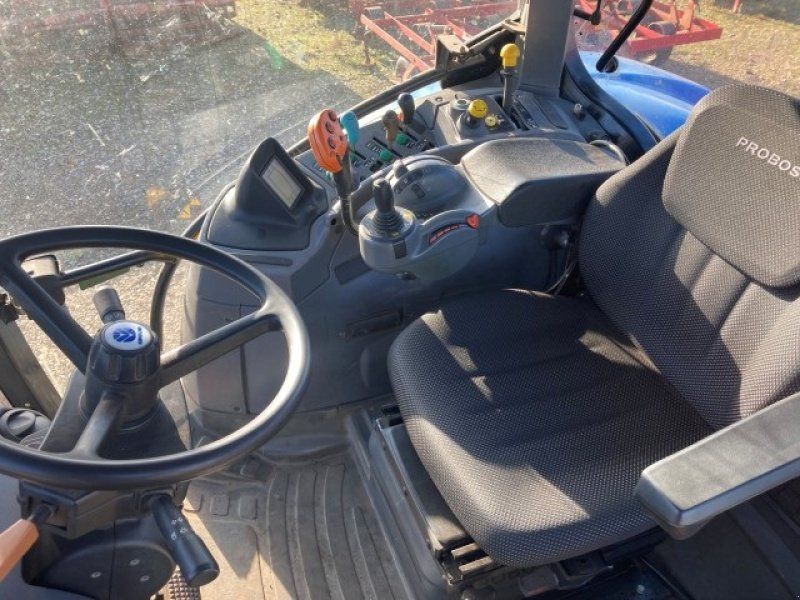 New Holland T7030 SS