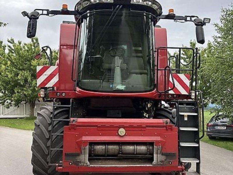 Case IH axial-flow 6140