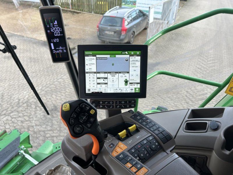 John Deere S785