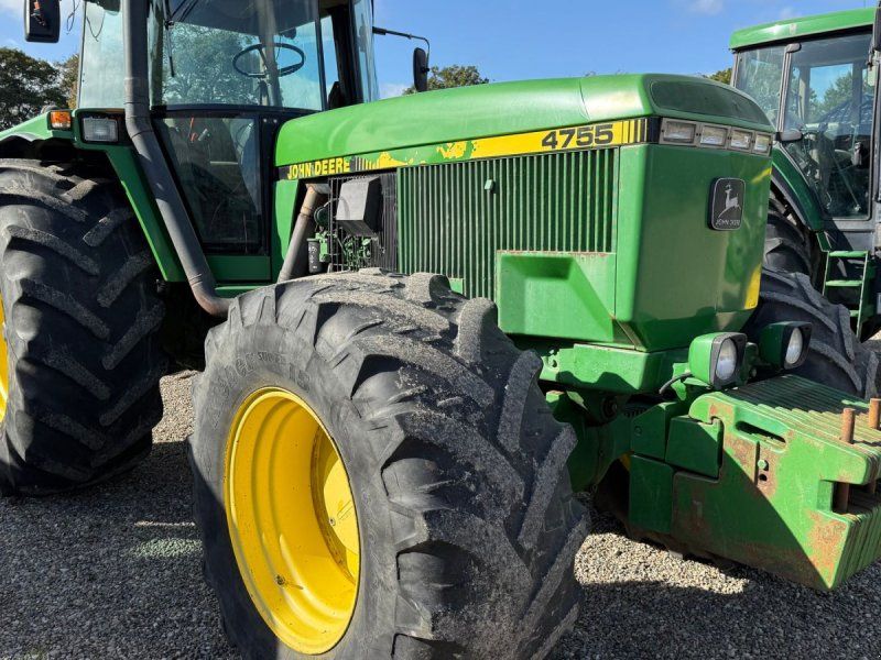 John Deere 4755