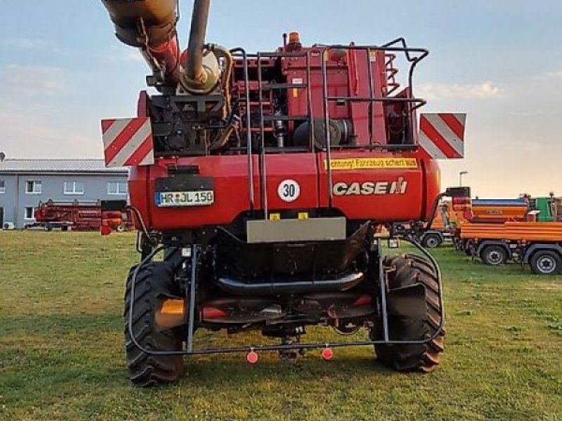 Case IH Axial-Flow 6150 inkl. Schneidwerk 7,62 m und Wagen