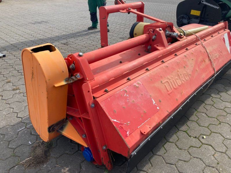 Dücker UM 27