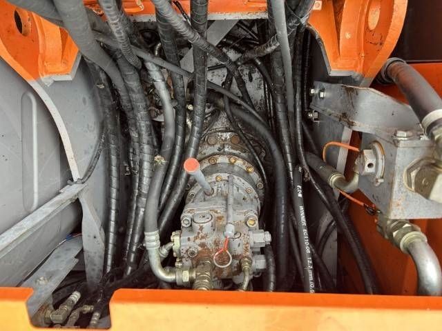 Hitachi ZX 130 W